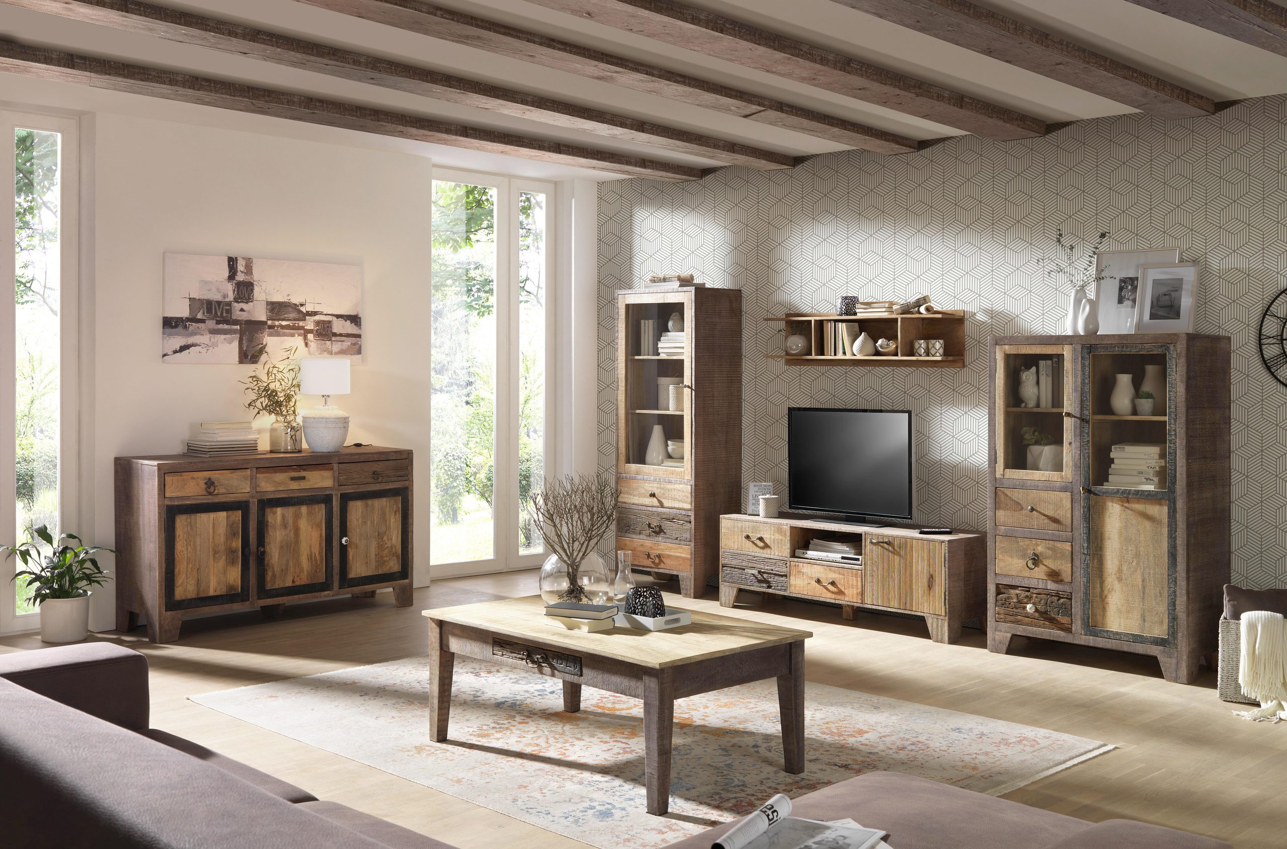 Klubska miza Klubska miza