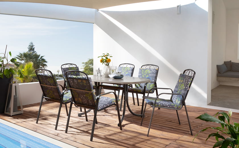 Letna jedilnica vrtna garnitura vrtni stoli vrtne mize