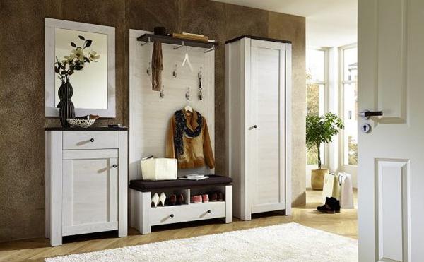 Bela predsoba z dodatki 