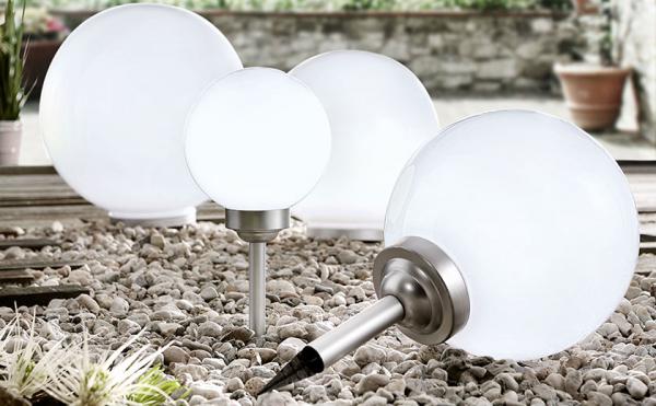 Solarne led luči na vrtu