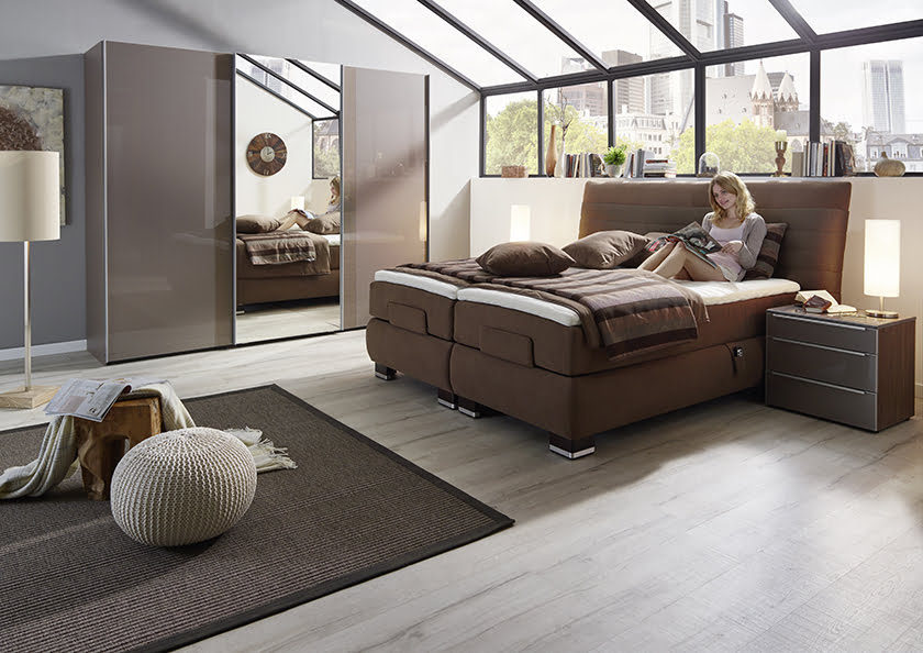 boxspring postelja rjava