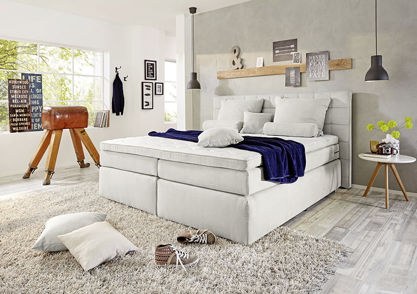 boxspring spalnica svetle barve