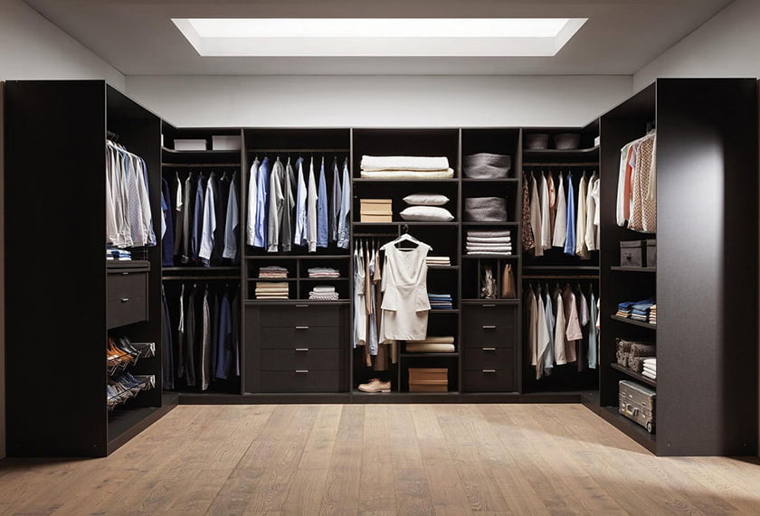 garderobna soba omara