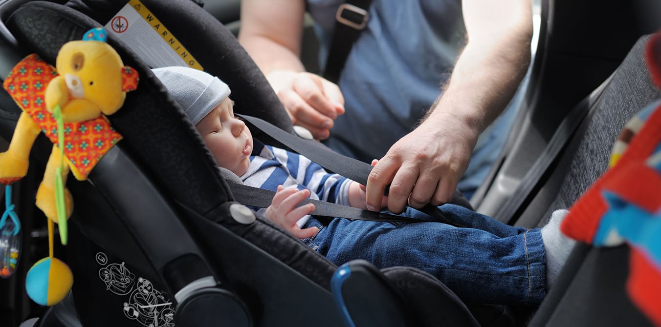 Novorojenček v lupinici_naslovna