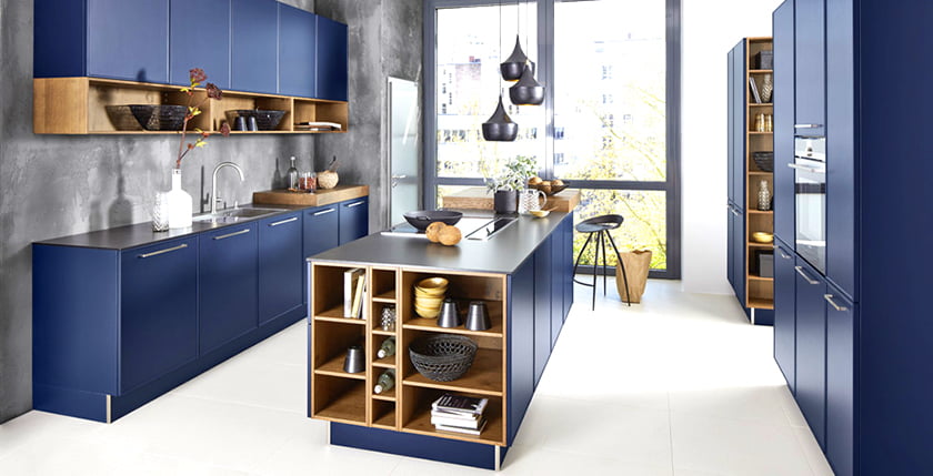 pantone modra kuhinja moderna