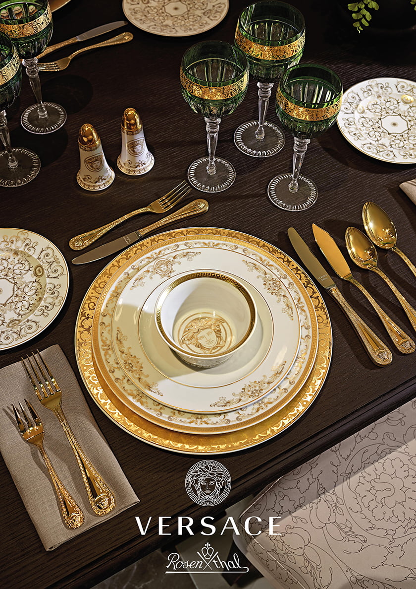 praznicni pogrinjek versace