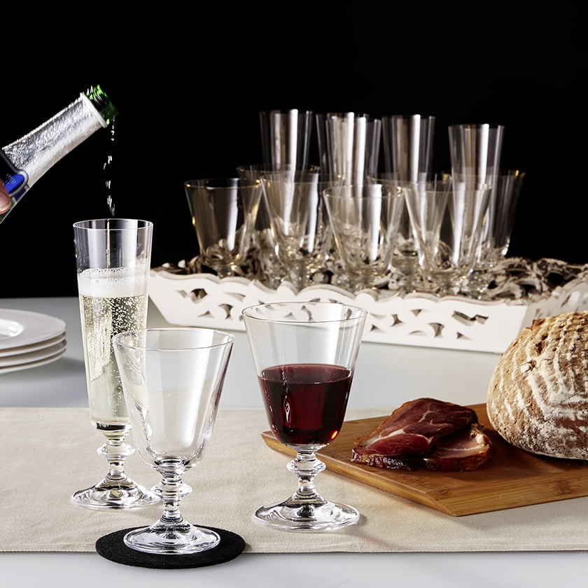 slavnostni kozarci za penino in vino