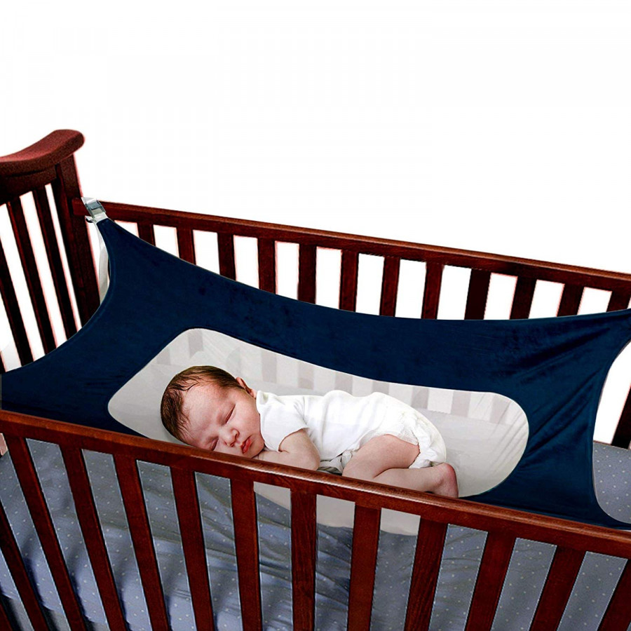 Viseča mreža za dojenčka BabyCrib se pritrdi na otroške posteljice in je narejena tako, da pomaga zmanjšati tveganja povezane s SIDS (sindrom nenadne