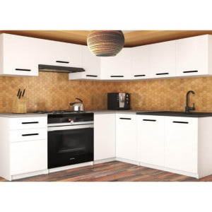Eleganten kotni kuhinjski blok TIARA , ki bo zagotovo osvežil vašo kuhinjo. Dobavljiv je v beli barvi. Delovni pult ni v enem kosu. V ceno je vključen le