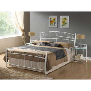 Moderna kovinska postelja IVA. Elegantnega videza za moderno spalnico. Narejena je iz kovine v beli barvi in je dobavljiva v štirih različnih dimenzijah. V