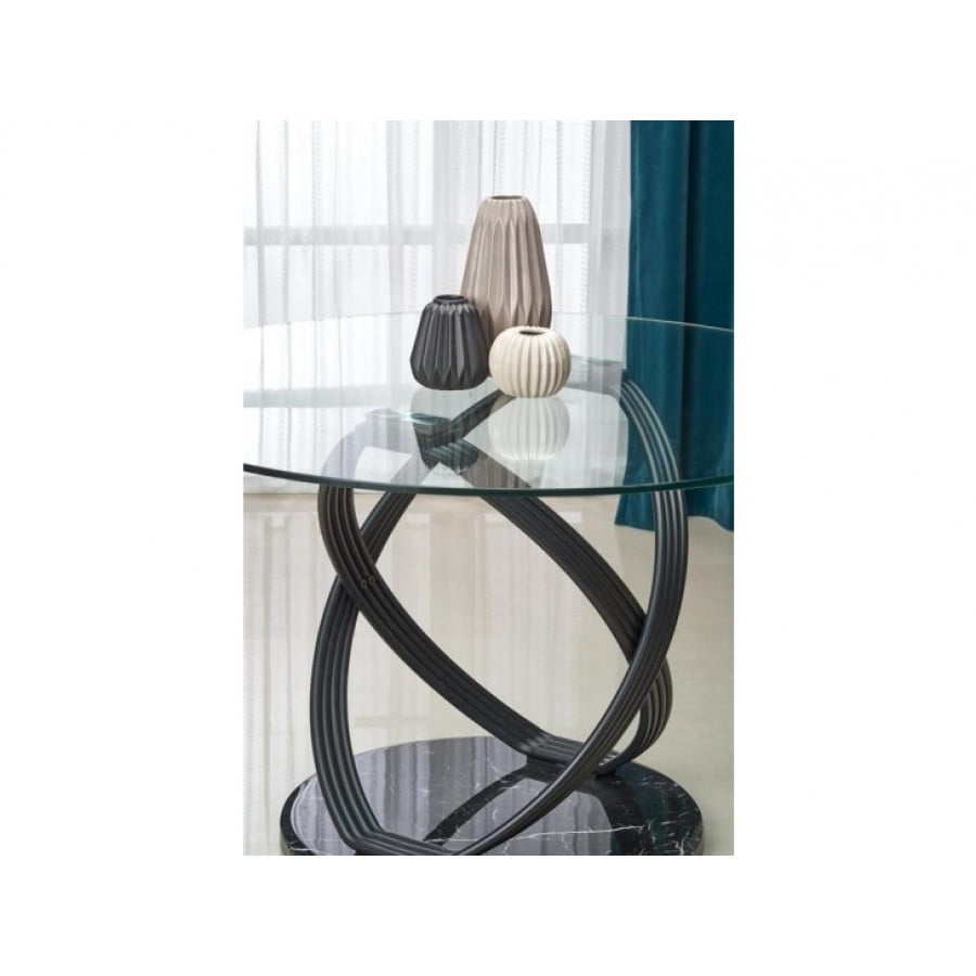 Okrogla miza PTICA je atraktivna in sodobna miza iz stekla. Podnožje je iz kvalitetne kovine v črni barvi. Dimenzije: - Fi122 x V: 77 cm Material: - Steklo /