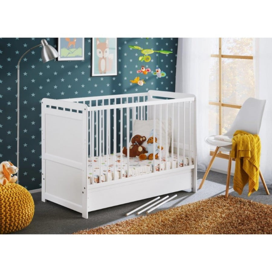 Otroška postelja LORENA je moderna postelja primerna za otroške sobe. Dobavljiva je v beli barvi. Pod posteljo je predalj primeren za shranjevanje