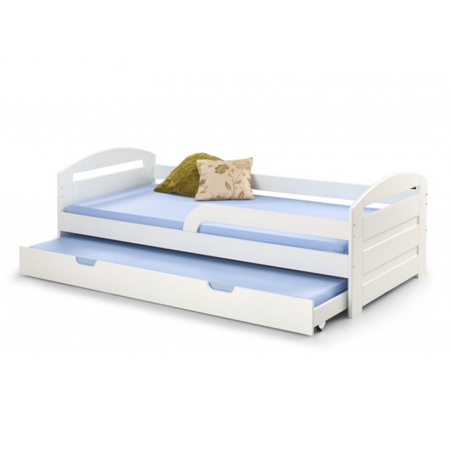 Postelja NATALIJA je praktična postelja primerna za otroke.Izdelano v EU. Posteljno dno je vključeno v ceno. Material: masivel les / MDF Barva: - bela