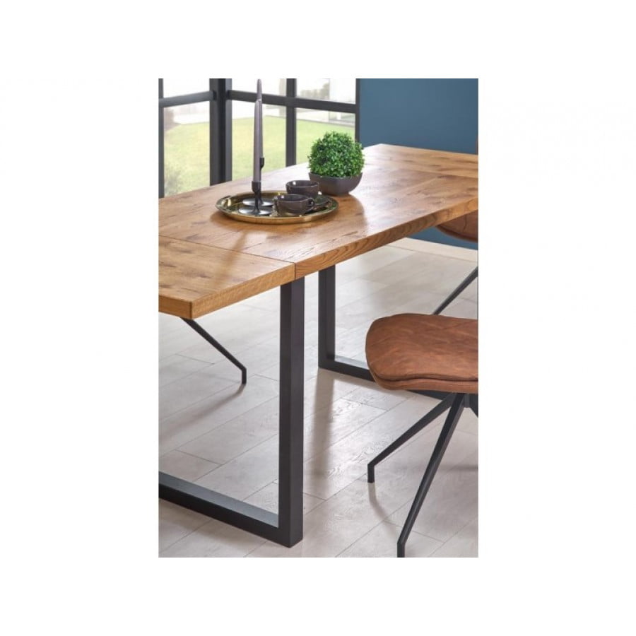 Raztegljiva miza HORAC sledi po svojem dizajnu in kakovosti smernicam najnovejših oblikovalcev pohištva. Kombinacija hrasta in črne mat se odlično poda v