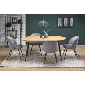 Raztegljiva jedilna miza KORADO je kvalitetna in stabilna miza sodobnih oblik. Kombinira ljubezen do lesa in moč kovine. V raztegnjeni poziciji lahko za mizo