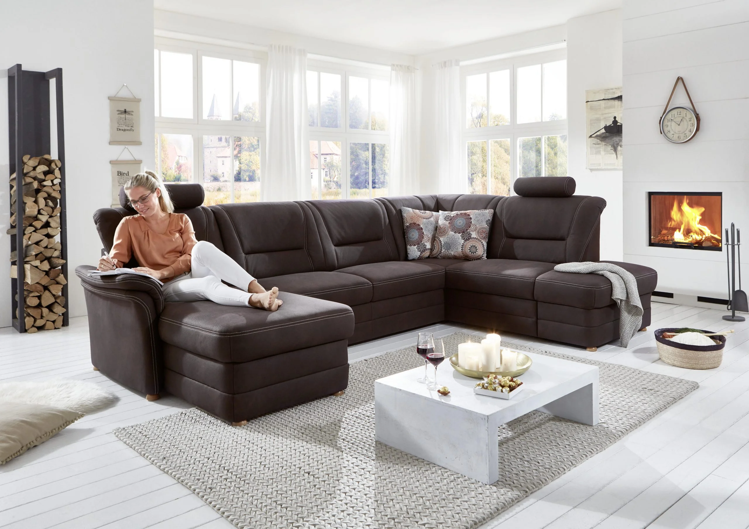 Bellime Comfort: Sedežna garnitura. Sedežna garnitura je pohištveni kos, ki ponavadi zasede središče dnevne sobe.