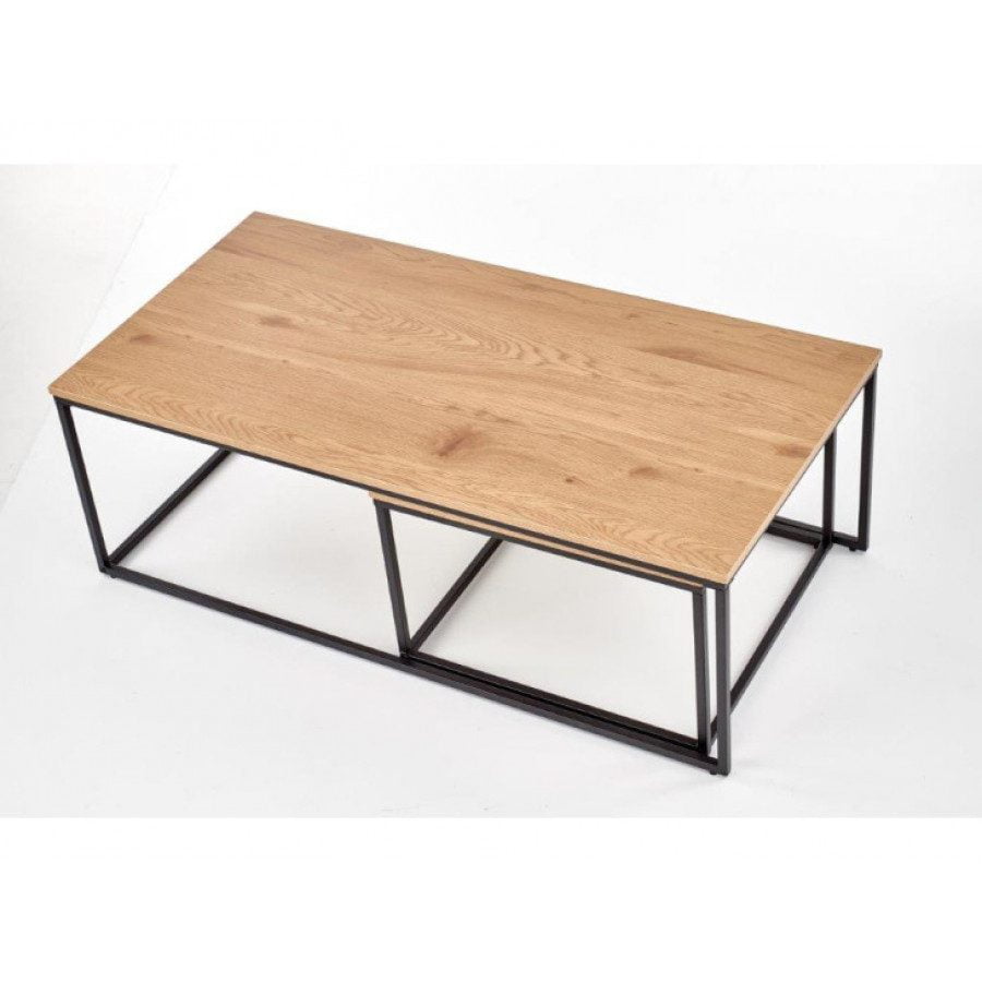 Moderna klubska mizica CEA, narejena iz kovine in laminirane mizne plošče. Klubska mizica Cea je kvalitetna ter stabilna in primerna za vsako dnevno sobo ali