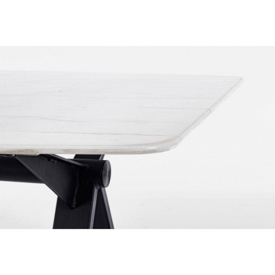 Jedilna miza PALOMA 160X90 ima jeklene noge in mizno ploščo iz kaljenega stekla, ki ima učinek marmorna. Material: - Jeklo - Kaljeno steklo Barva: - Črne