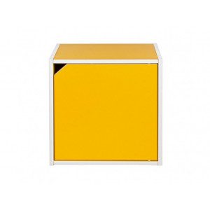Okrasna kocka CUBO rumena je narejena iz vezane plošče v sivi barvi. Vsebuje vratca. Material: - Vezana plošča Barva: - Rumena Dimenzije: širina: 35cm