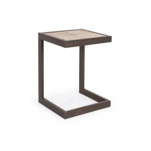 Barski stol BLOCKS ima kovinsko ogrodje, sedišče je v videzu jelovine. Dimenzije: širina: 36cm globina: 32cm višina: 47cm