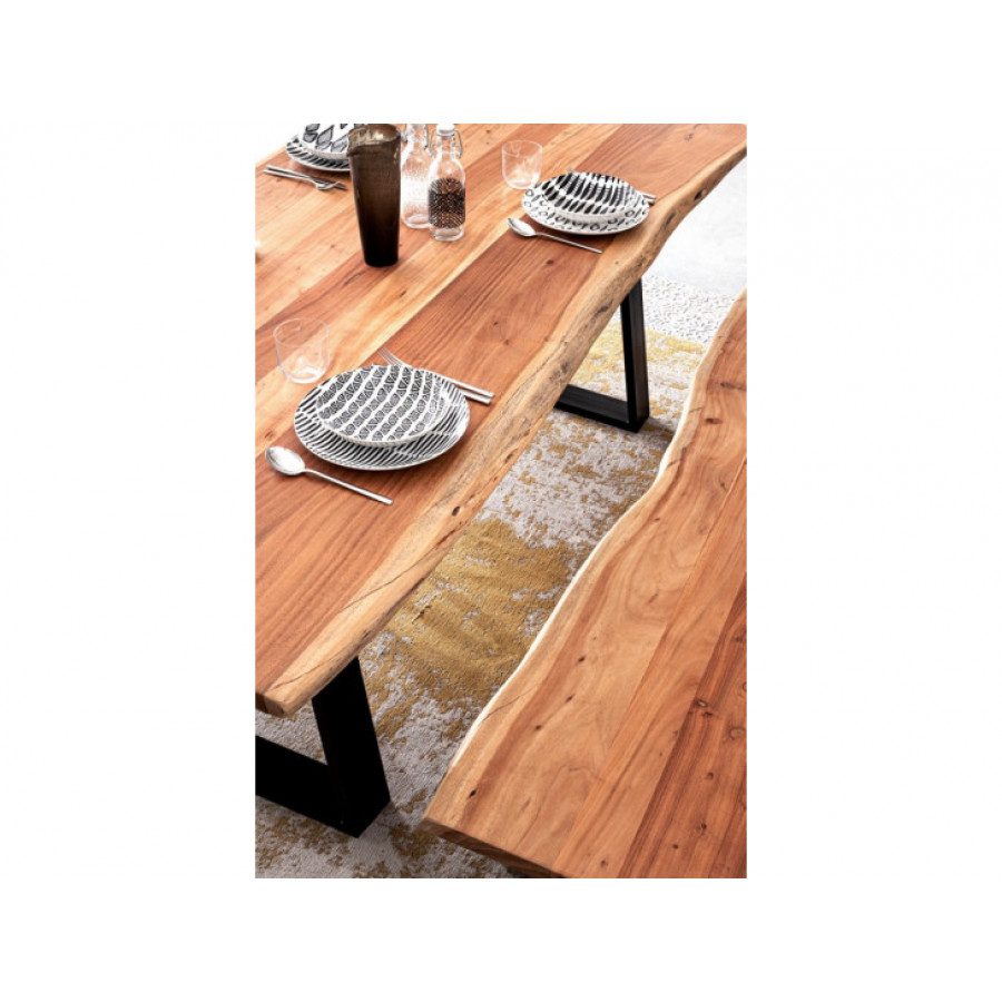 Jedilna miza ARTUR 200X95 ima top iz lesa, jeklene noge. Ker je les ročno oblikovan lahko pride do različnih oblik in velikosti. Material: - Akacijev les -