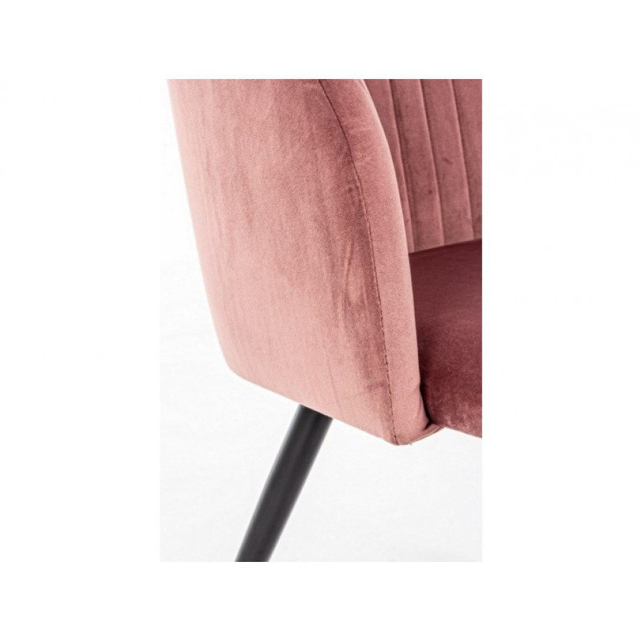 Kuhinjski stol QUEEN roza ima noge iz kovine, obložen je z poliuretansko peno ki ima prevleko iz 100% poliestra, ki daja učinek žameta. Material: - Kovina -