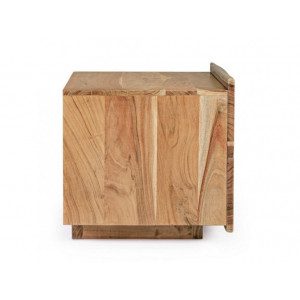 Nočna omarica 2C ARON je narejena iz lesa in ima nepravilne robe (učinek živega lesa). Ker se les obdeluje ročno, so oblike in velikosti, ki jih tvori les,
