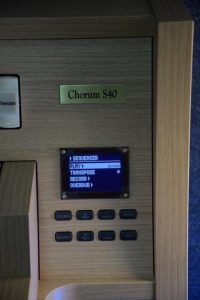 CHORUM S40 digitalne sakralne orgle Viscount - Orgle Viscount CHORUM S 40 z dvema manualoma, 31 glasovi in priročno razporeditvijo registrov omogoča