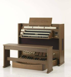 SONUS 60 digitalne sakralne orgle - SONUS 60 so 3 manualne orgle z 32 notnim pedali in 60 registrskimi zvoki, od katerih lahko pri vsakem izberemo na stotine