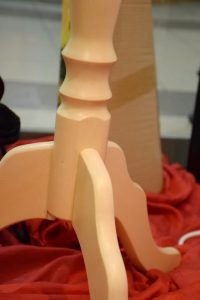 Izdelano je iz lesa breze. Nastavitev višine: od 80cm - 120 cm