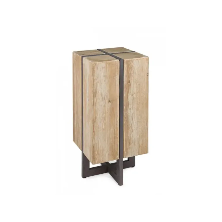 Barsrki stol GARRETT je narejen iz kovinskega ogrodja, sedišče je v videzu lesa. širina: 32cm globina: 32cm višina: 70cm