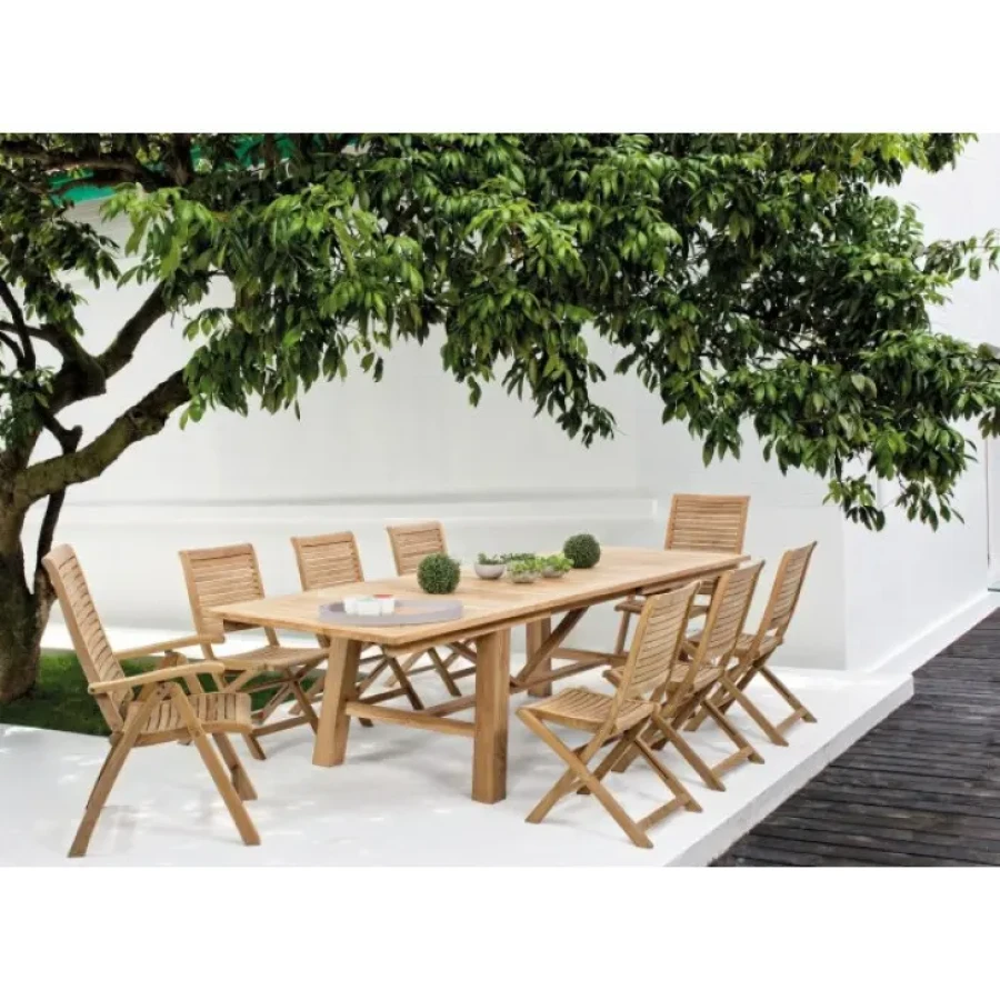 Vrtni stol MARYLAND je narejen iz tikovega lesa, mehanske izdelave. Stol je zložljiv. Dimenzije: širina: 50cm globina: 59cm višina: 91cm višina: 44.51cm