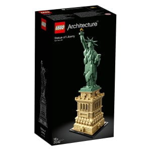 Iz LEGO® kock sestavi model enega najbolj znanih spomenikov na svetu s kompletom LEGO Arhitektura 21042 Kip svobode. 93 metrov visoki kip stoji v zalivu New Yorka na otoku Liberty Island in izreka dobrodošlico popotnikom z vsega sveta