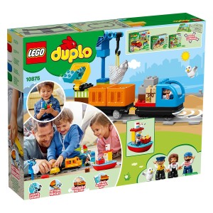 Z LEGO® DUPLO® 10874 Tovornim vlakom se lahko vaš malček igra in ga krmili na še več načinov. Majhni otroci postanejo strojevodje z motorjem Potisni in vozi – nežni potisk nazaj ali naprej pošlje vlak po tiru