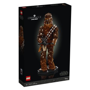 Izkaži spoštovanje liku iz Vojne zvezd™ z iz kock sestavljenim razstavnim modelom Chewbacce v ikonski pozi.