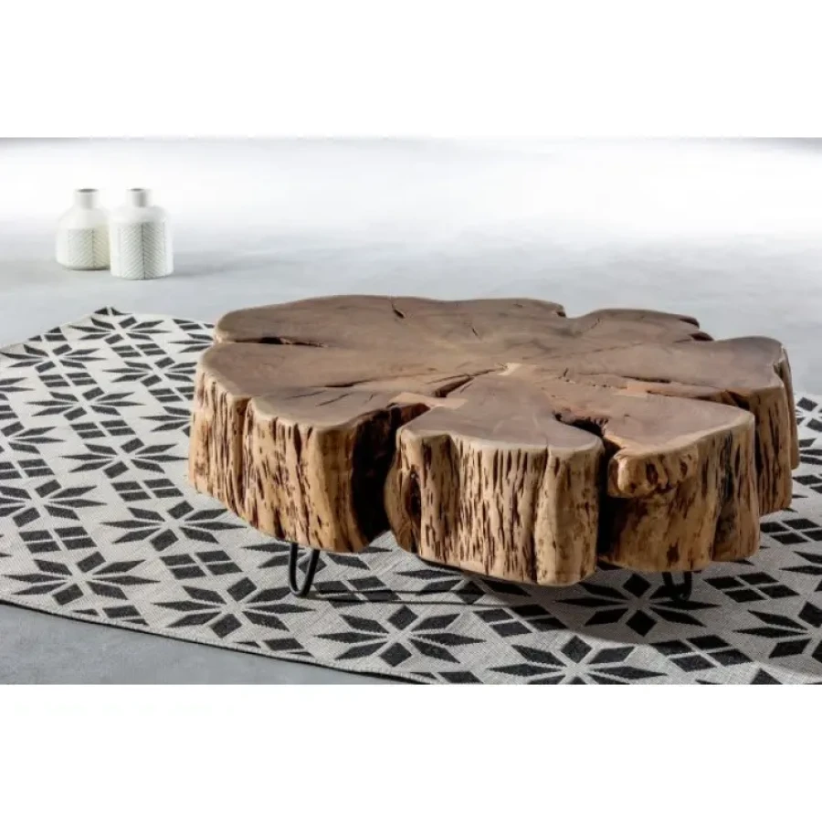 Klubska mizica ENEAS TREE je narejena iz lesa in ima kovinske črne noge. Zaključek je na osnovi poliuretanske barve. Oblika se bo lahko razlikovala od slike