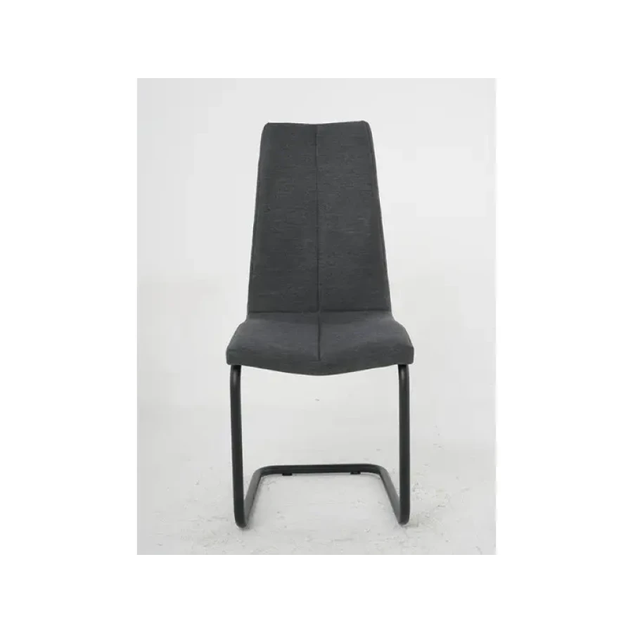 Kuhinjski stol OLAF temno siv je odlična rešitev za kombiniranje v minimalističen ali industrijski stil prostora. Kombinacija sivega prešitega blaga s