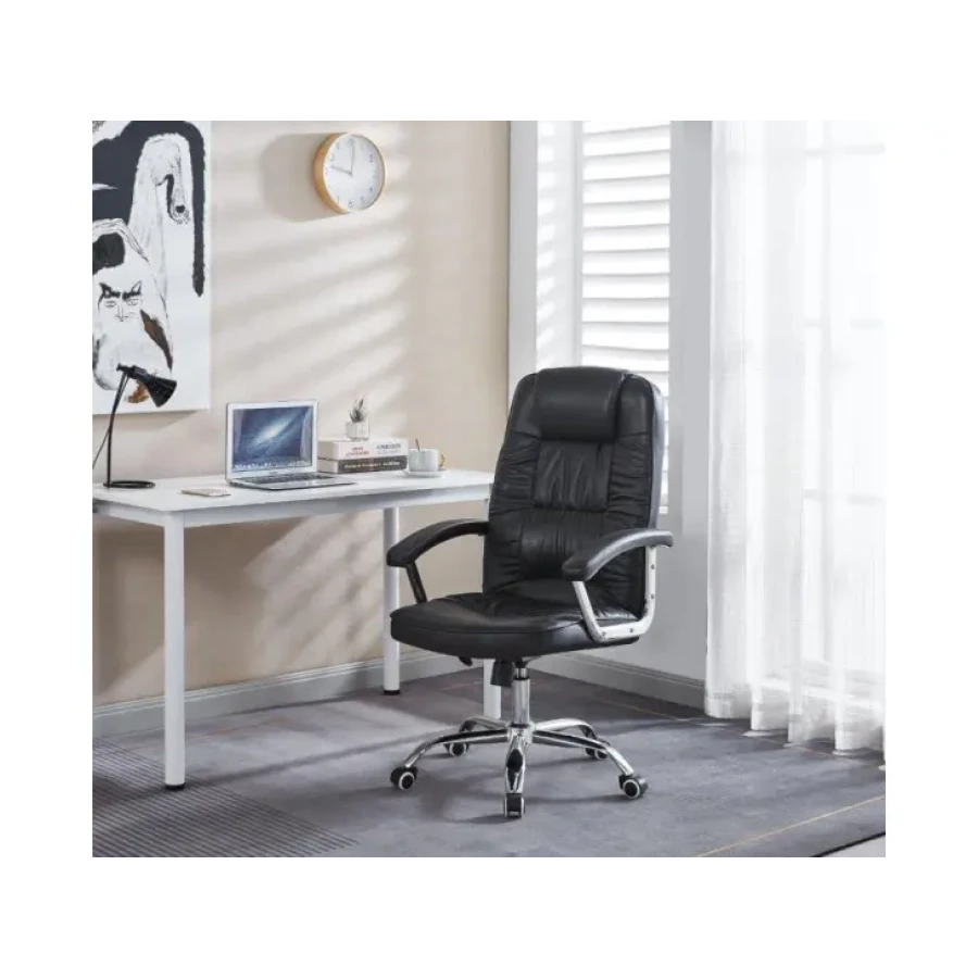 Pisarniški stol DEHLI je udoben in primeren za vsako pisarno. Narejen je iz umetnega usnja v kombinaciji kromiranega podnožja ter nasloni za roke. Višino