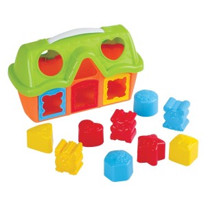 Playgo razvrševalnik je v pomoč vašim malčkom pri razvršanju oblik in barv v prikupen skedenj.Primerno za otroke od 1 leta.