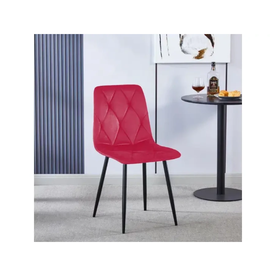 Jedilni stol MILA velvet rdeč je odlična rešitev za kombiniranje v minimalističen ali industrijski stil prostora. Kombinacija sivega prešitega blaga s