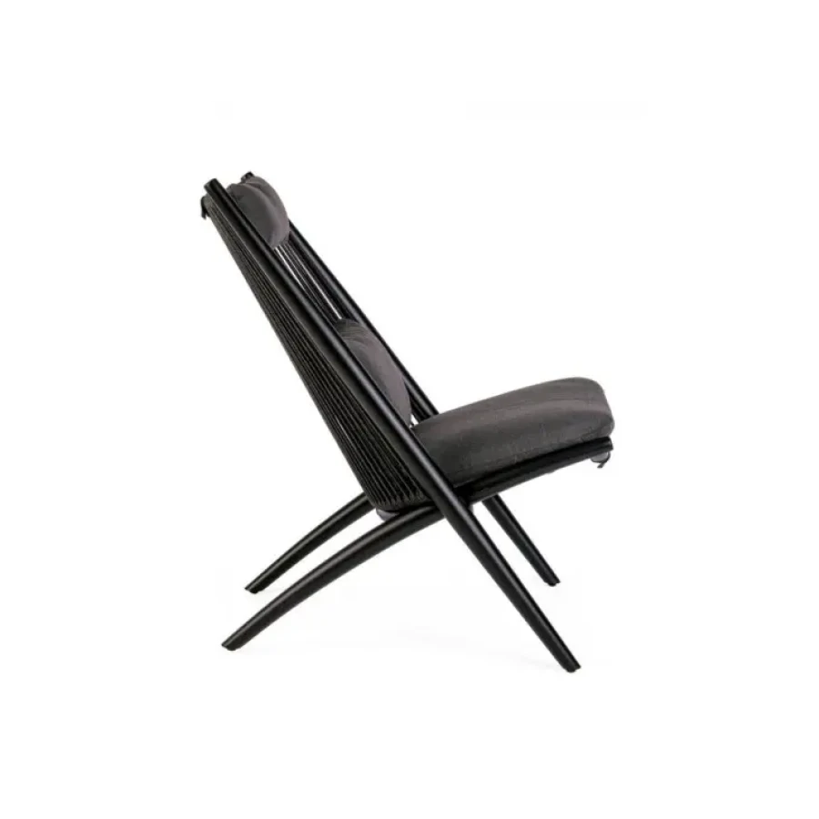 Vrtni fotelj ALOHA NEW XK04 črna ima aluminjast okvir, prašno prevajan (poliester) in odporen je na vodo ter UV svetlobo. Vsebuje odstranljivo prevleko za