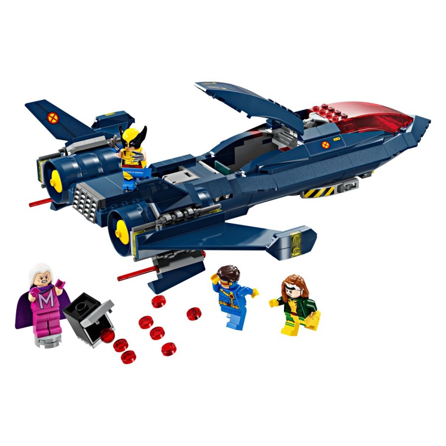 Rogue in Magneto vstopijo v dvojno pilotsko kabino LEGO® Marvel X-Men X-Jeta in odletijo v še eno dogodivščino! Z 2 izstreljevalnikoma žebljičkov na vsaki strani letala in 2 vzmetnima izstreljevalnikoma pod krili lahko streljaš proti kateremu koli sovražniku
