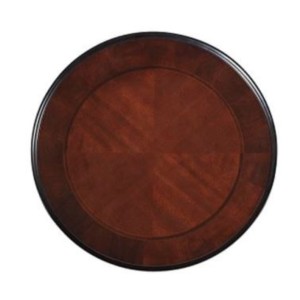 Visoka klubska miza rustikalnega videza, z okroglo mizno ploščo. Plošča mize je narejena iz MDF materiala, furniranega v barvo lesa in je debela 18 mm.