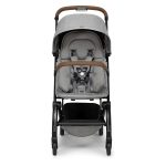 Z Joolz Aer+ lahko potujete na najlažji možni način. S težo le 6 kg in pasom za nošenje preko ramena