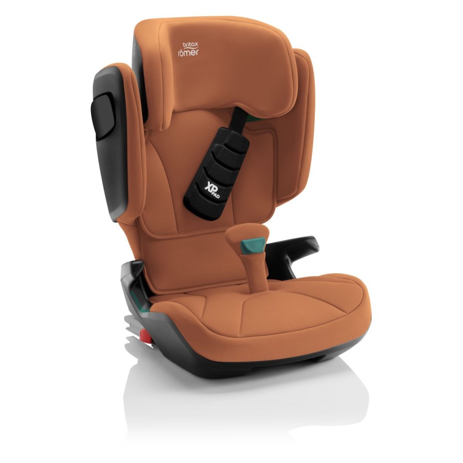 Nova generacija sedeža z varnostnim pasom Britax Römer Kidfix i-Size je bila razvita v sodelovanju z vodilnimi proizvajalci avtomobilov za zagotavljanje varnosti otrok na potovanjih z avtomobilom. Sedež uporablja preverjeni tehnologiji XP-PAD in SecureGuard za zaščito pred učinki čelnih trkov