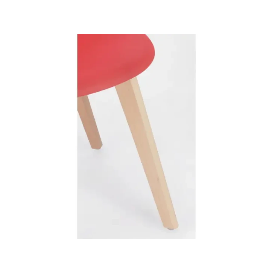 Jedilni stol SYSTEM rdeča je eleganten kos pohištva, ki popestri vsak prostor. Noge ima narejene iz bukovega lesa. Sedež in naslon je narejen iz kakovostne