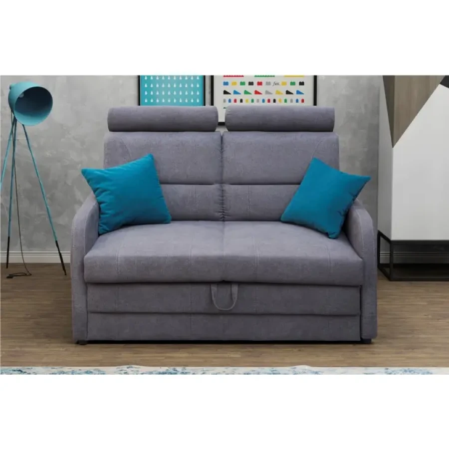 KLIF je moderen in eleganten raztegljiv kavč iz kakovostne tkanine. Je vzmeten z Bonell vzmetenjem, zato je spanje na njem udobno. Ima prostor za shranjevanje