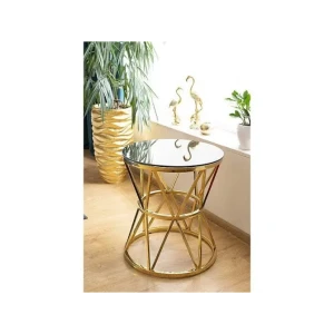 Klubska miza ARIES je modernega dizajna. Mizna plošča je narejena iz zadimljenega kaljenega stekla. Mizno podnožje je narejeno iz nerjavečega jekla v barvi