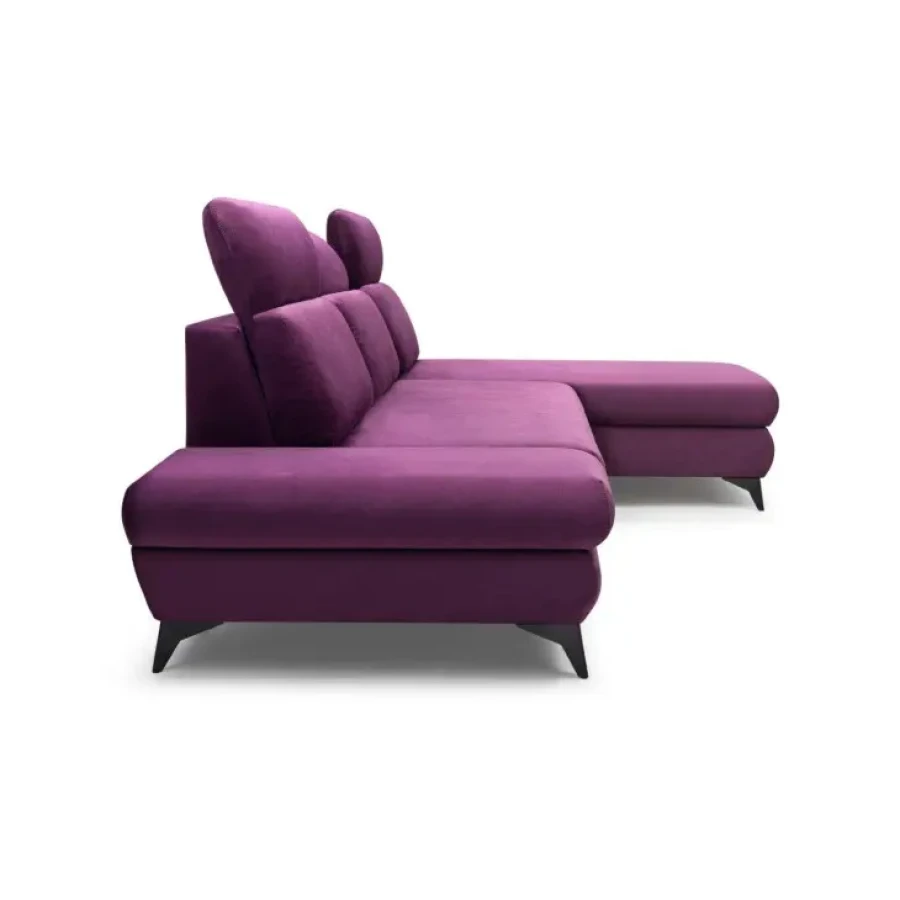Zagotovite si udobje z moderno sedežno garnituro MIŠA. Oblazinjena je z blagom v vijolični barvi. Sedežna garnitura je vzmetena s kovinskimi nogicami. Ima