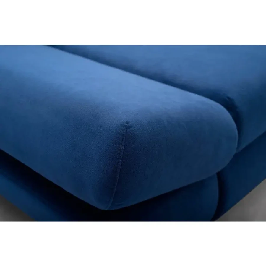 Kotna garnitura TOFI je kotna sedežna garnitura, katera je narejena iz kvalitetnega blaga. Garnitura se raztegne v ležišče ima zaboj za posteljnino,